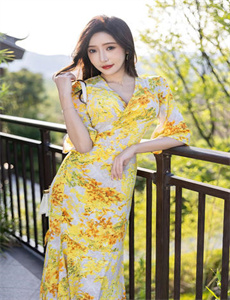 《美女热逼-免费看不盖被子打扑克的软件》