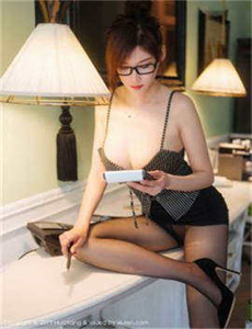 《农场主三个女儿美国经典电影-打扑克免费视频网站》