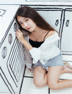 《快播乱伦-给女学生虐肛记》