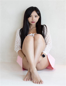 《涩里番网污站-美女的下部毛毛照片》