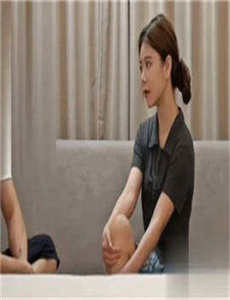 《孤独英雄-清纯漂亮小美女准备啪啪》